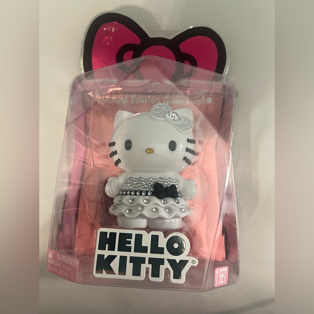Unopened 2014 Hello Kitty Limited Collectable